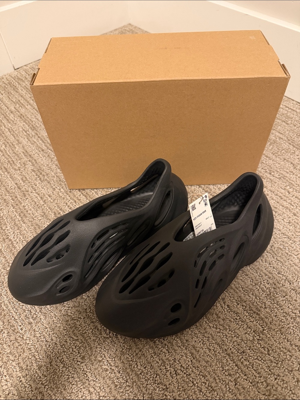 BRAND NEW Yeezy Foam Runner